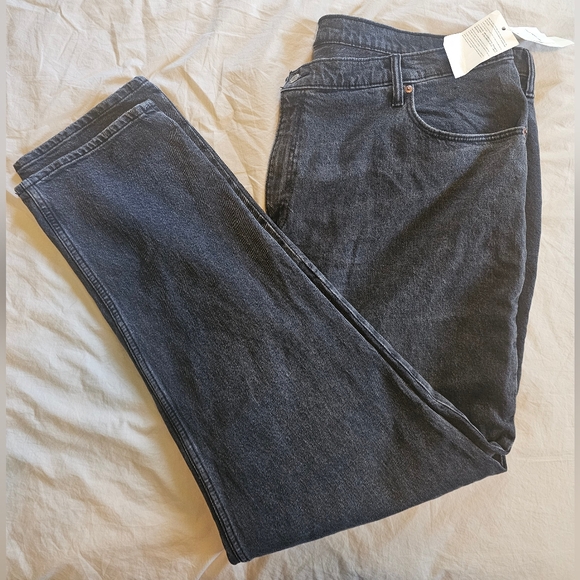Abercrombie & Fitch Denim - NWT curve love Abercrombie 90s ultra high rise straight jeans